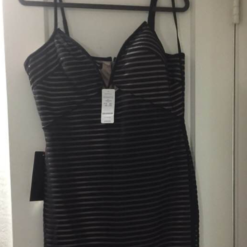 ๐ bebe dress deep v black nude stripes midi dress XL New ๐ - Picture 5 of 8